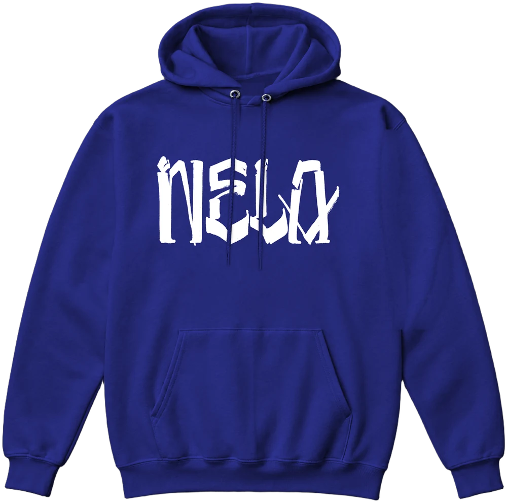 Hoodie "NELA" by Chaz Bojórquez azul rey oscuro con letras de graffiti blancas en el pecho, de N.E.L.A. Clothing Company